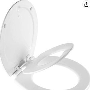 Mayfair 2 in 1 toilet seat.Built in small seat for little bottoms NEW IN PLASTIC